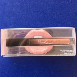 Huda Beauty Demi Matte Lip